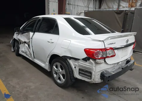 2013 Toyota Corolla S z USA, uszkodzony, nr VIN 5YFBU4EE1DP185387